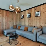 アパート Triple A